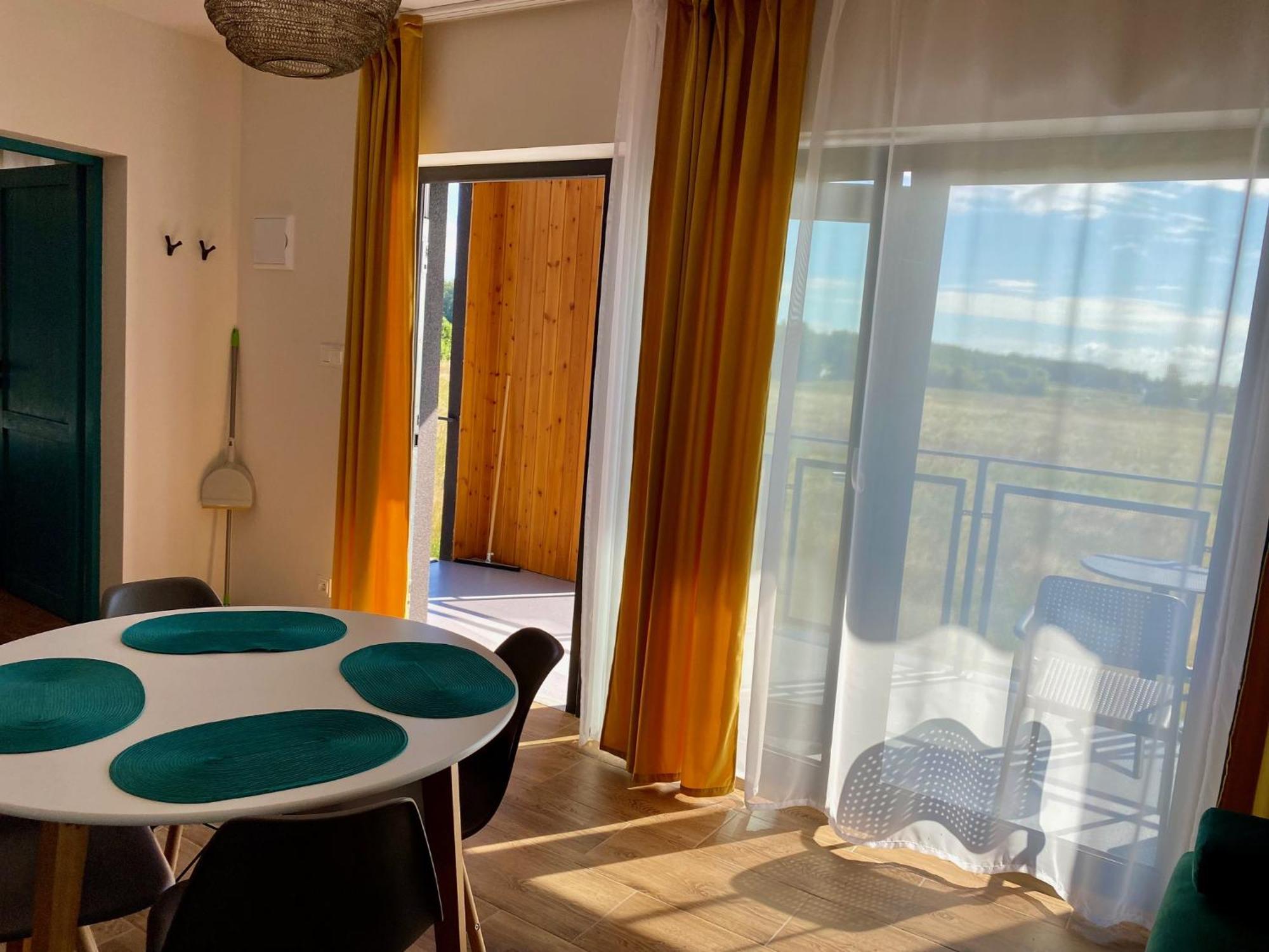 Apartamenty Czerwone Korale Хлопи Екстер'єр фото